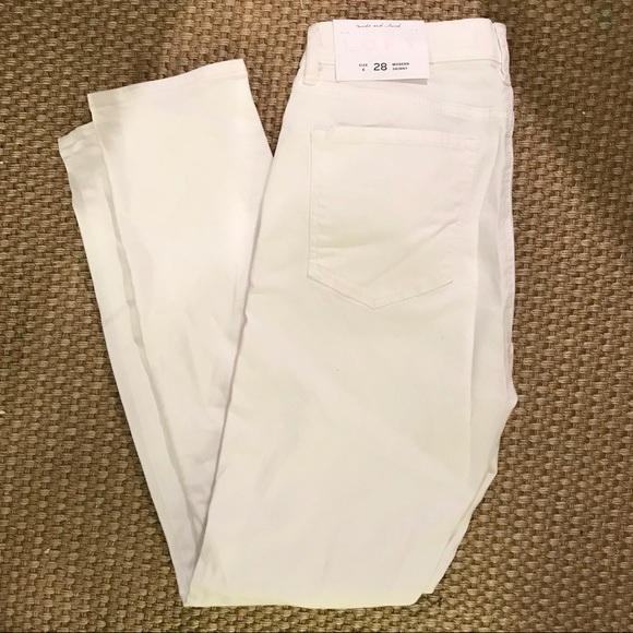 LOFT Denim - NWT Loft white modern skinny jeans size 28/6